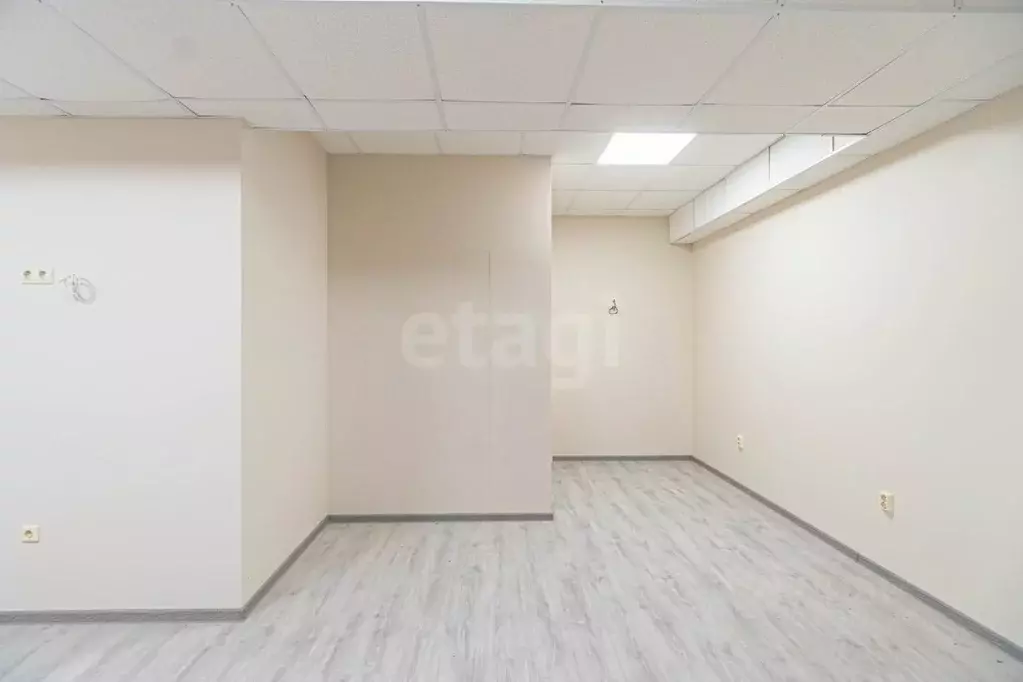 Помещение свободного назначения в Севастополь ул. Челнокова, 27 (26 м) - Фото 1