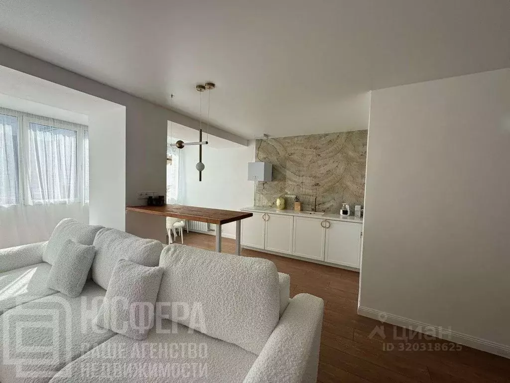 3-к кв. Волгоградская область, Волгоград Краснознаменская ул., 8 (90.0 ... - Фото 0