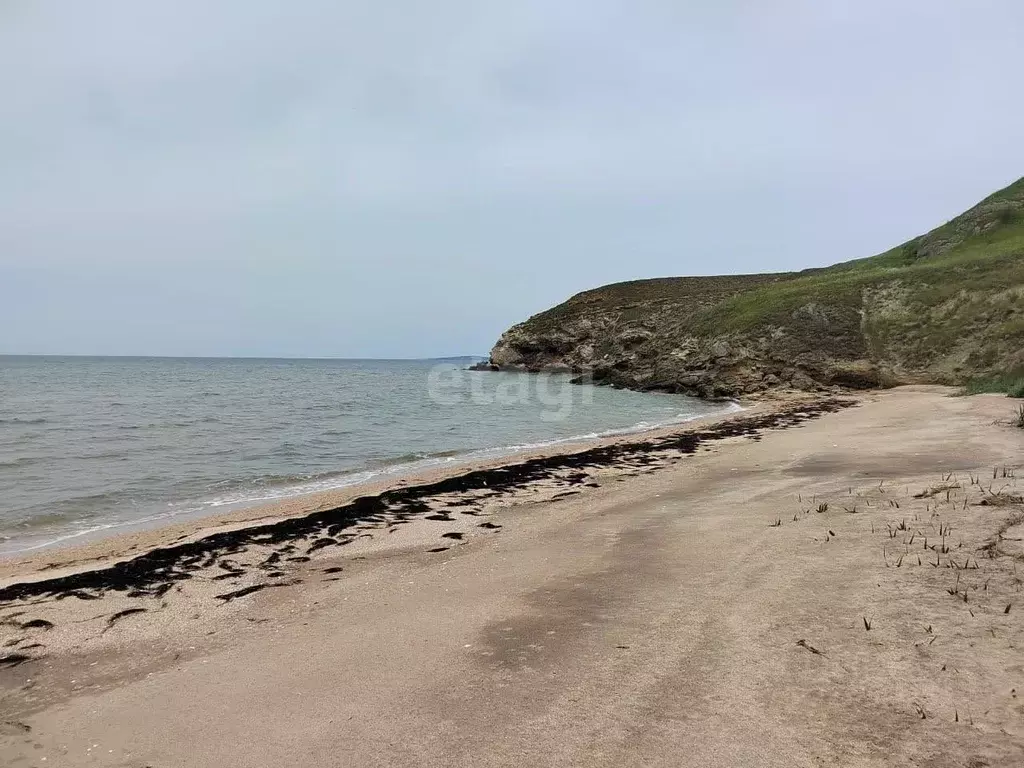 Участок в Крым, Ленинский район, с. Калиновка ул. Южная (6.5 сот.) - Фото 1
