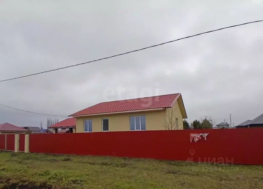 Дом в Башкортостан, Иглинский район, Акбердинский сельсовет, с. ... - Фото 1