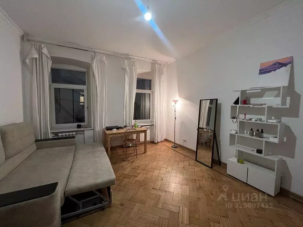 Комната Москва ул. Петровка, 17С2 (21.5 м) - Фото 1