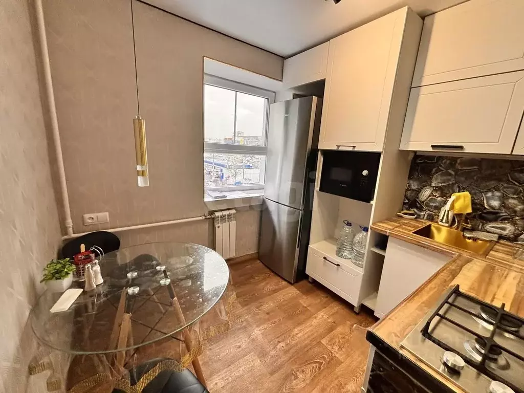 2-к кв. Астраханская область, Астрахань Вокзальная пл., 3/41 (45.6 м) - Фото 1