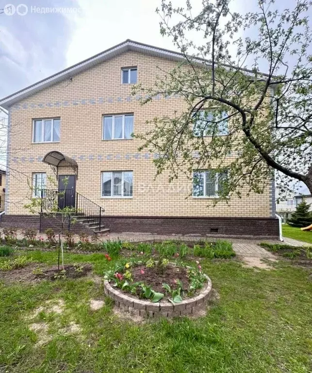 Дом в село Безводное, Лесная улица, 9 (252.4 м) - Фото 1