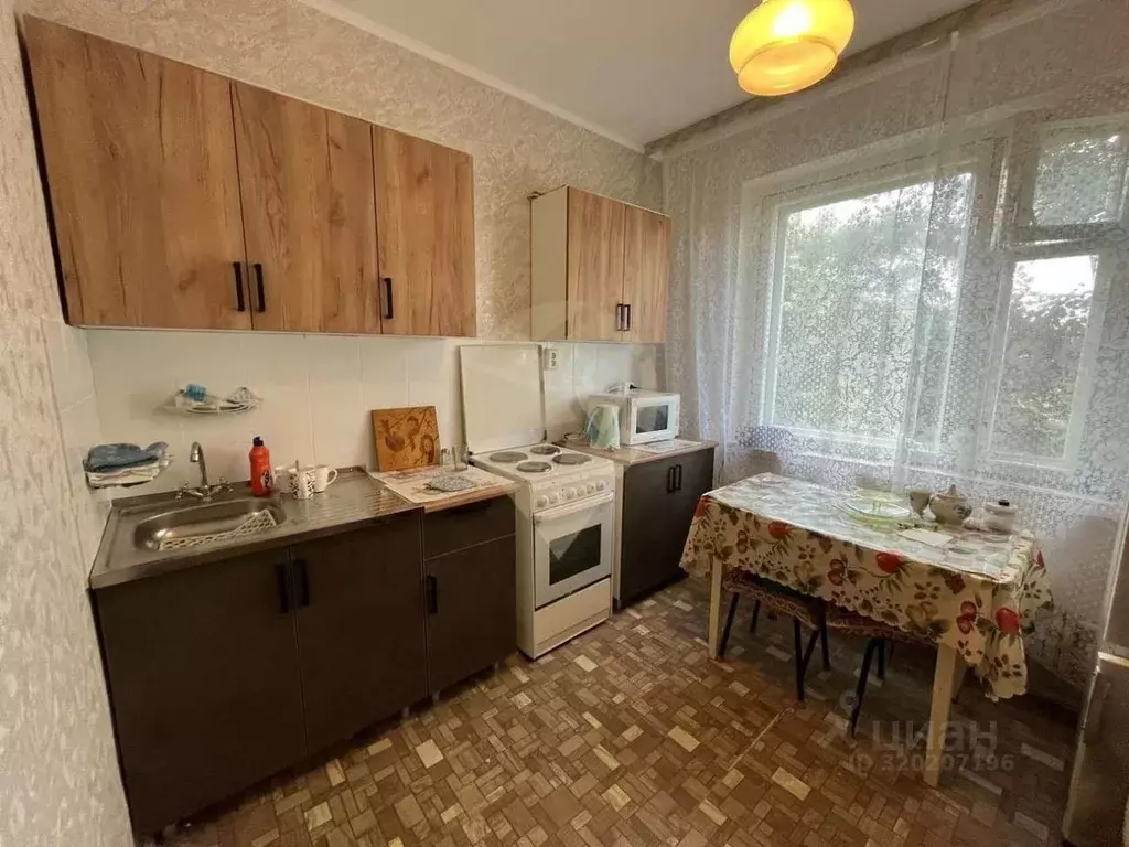 2-к кв. Белгородская область, Старый Оскол Восточный мкр, 10 (51.8 м) - Фото 0