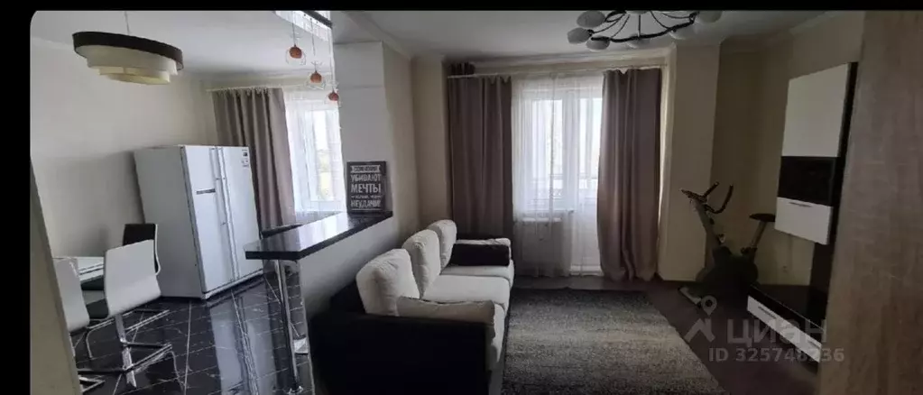 3-к кв. Красноярский край, Красноярск ул. Республики, 37А (90.0 м) - Фото 1