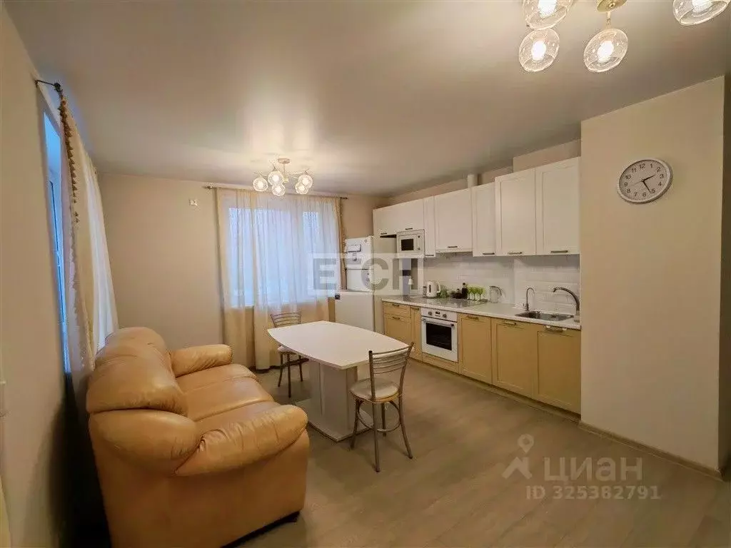 2-к кв. Московская область, Лобня ул. Колычева, 3 (65.2 м) - Фото 0