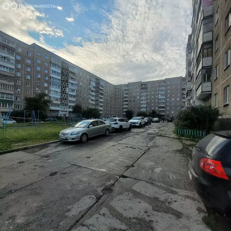 4-комнатная квартира: Нижний Тагил, улица Володарского, 7 (73.3 м) - Фото 0