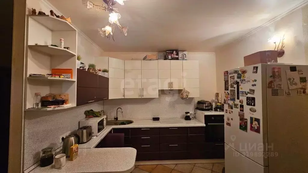 2-к кв. Астраханская область, Астрахань пер. Щекина, 10 (60.8 м) - Фото 1