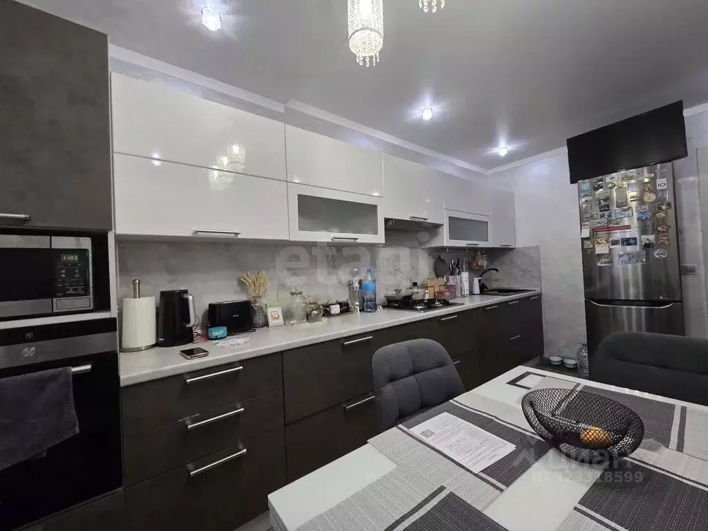 3-к кв. Вологодская область, Череповец ул. Краснодонцев, 28А (82.1 м) - Фото 1