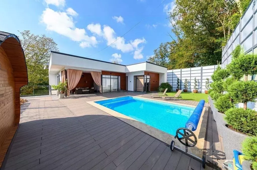 Дом в Краснодарский край, Сочи ул. Яна Фабрициуса, 37/33 (220 м) - Фото 1