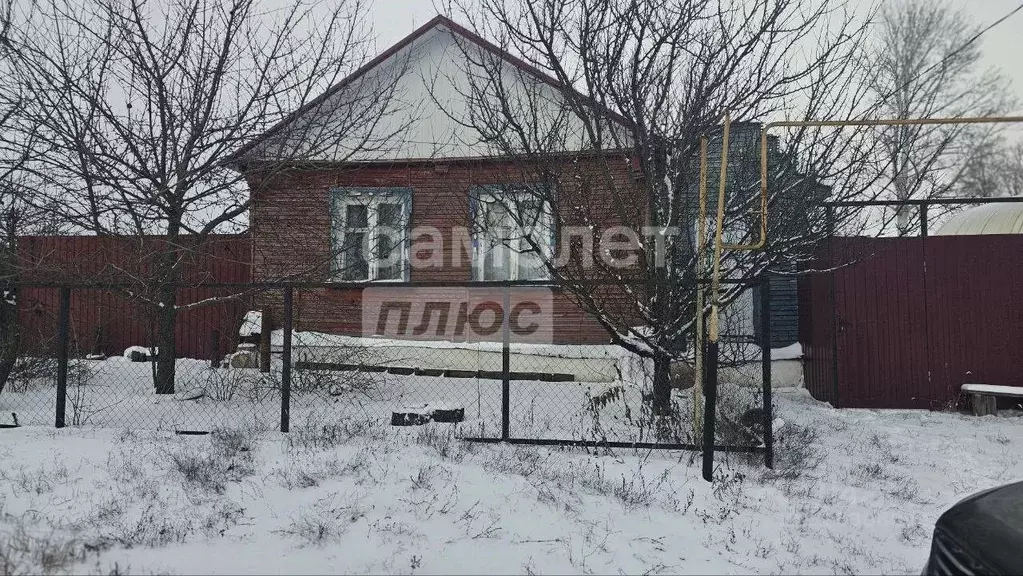 Дом в Курская область, Мантуровский сельсовет, с. Мантурово ул. ... - Фото 1