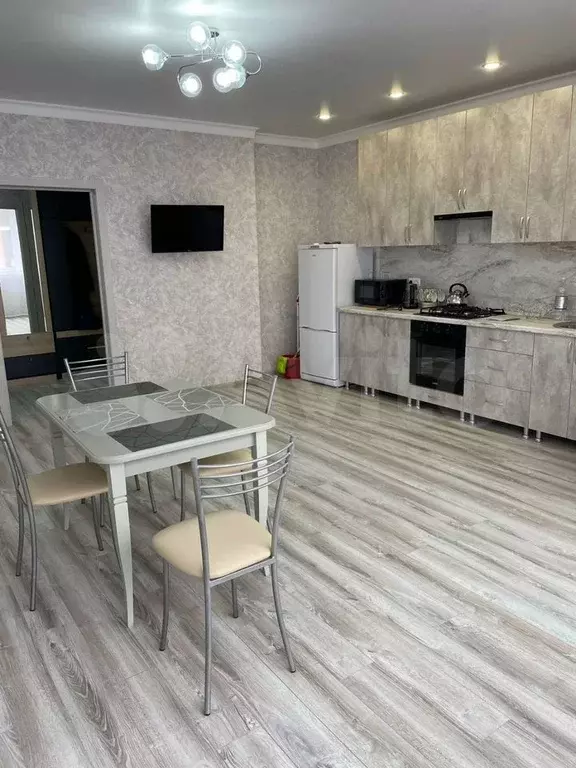 2-к. квартира, 67 м, 6/9 эт. - Фото 1