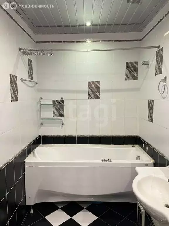 3-комнатная квартира: Якутск, улица Петра Алексеева, 17 (95.4 м) - Фото 2