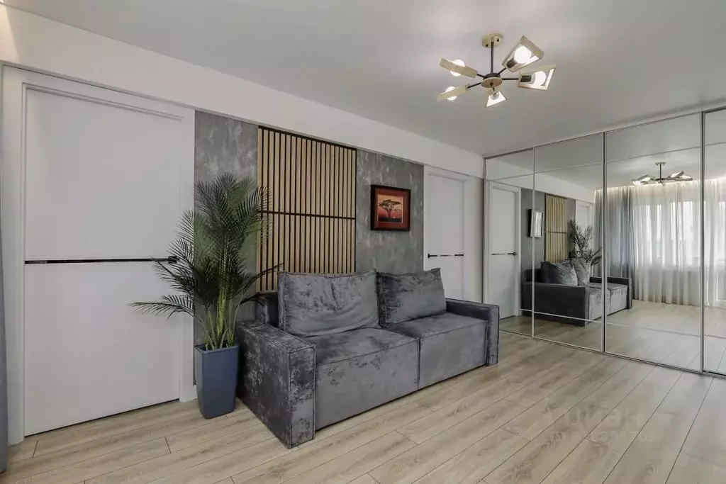 1-к кв. Удмуртия, Ижевск Пушкинская ул., 240А (50.0 м) - Фото 1