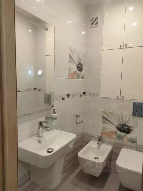 3-к кв. Омская область, Омск ул. Орловского, 8 (100.0 м) - Фото 2