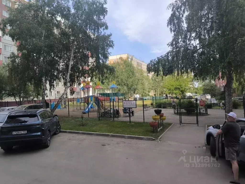 3-к кв. Алтайский край, Барнаул ул. Солнечная Поляна, 35 (66.2 м) - Фото 1