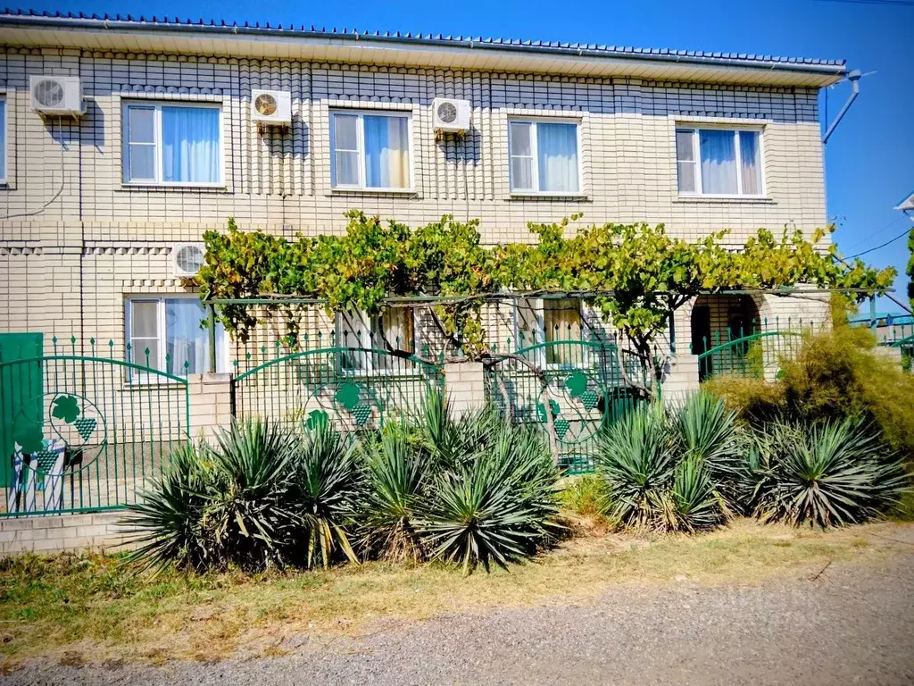 Дом в Краснодарский край, Темрюкский район, Голубицкое с/пос, ... - Фото 1