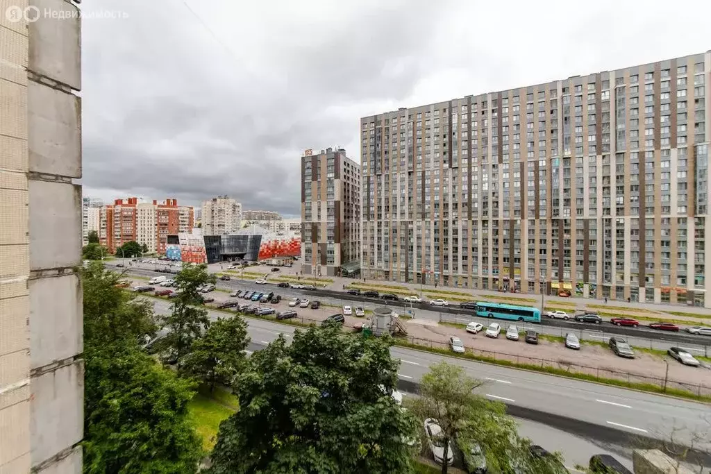 3-комнатная квартира: Санкт-Петербург, улица Хошимина, 11к1 (72 м) - Фото 1