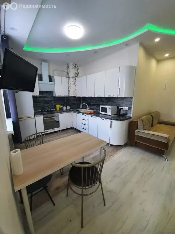 2-комнатная квартира: Волгоград, Коммунистическая улица, 16 (60 м) - Фото 0