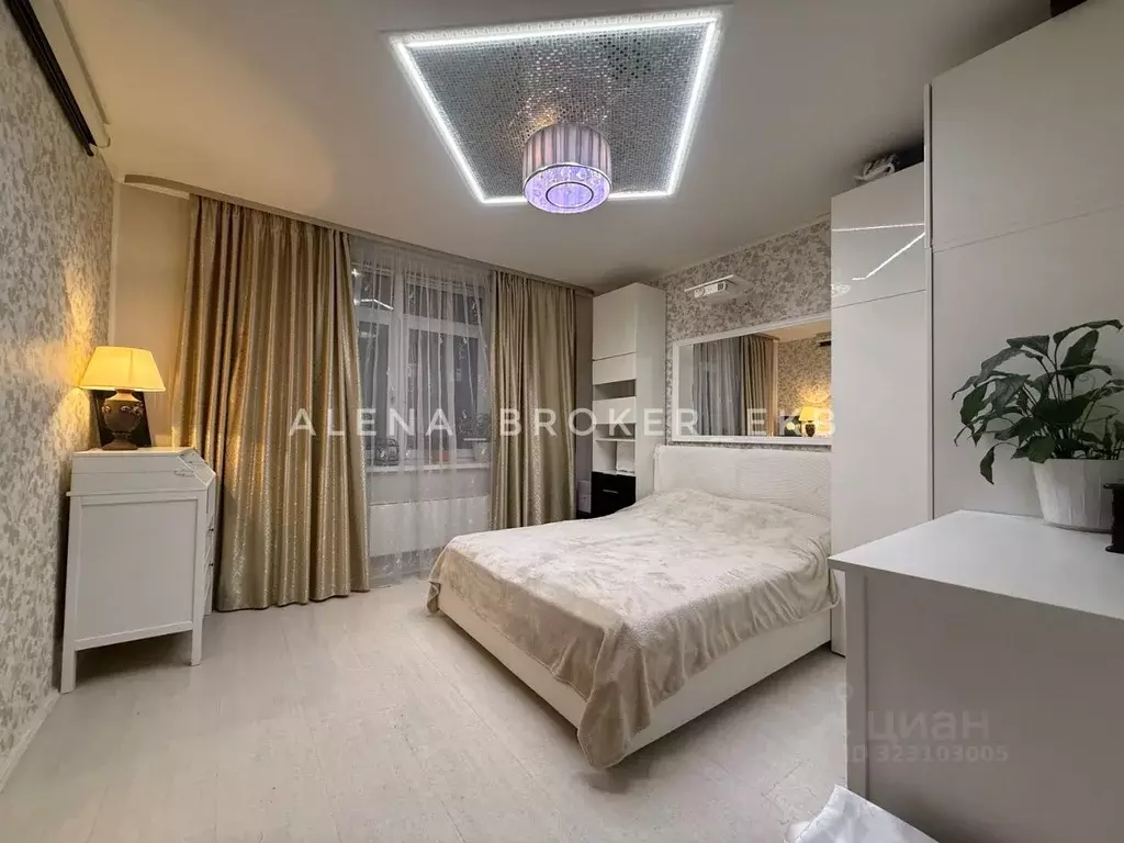 2-к кв. Свердловская область, Екатеринбург ул. Орденоносцев, 10 (66.9 ... - Фото 1