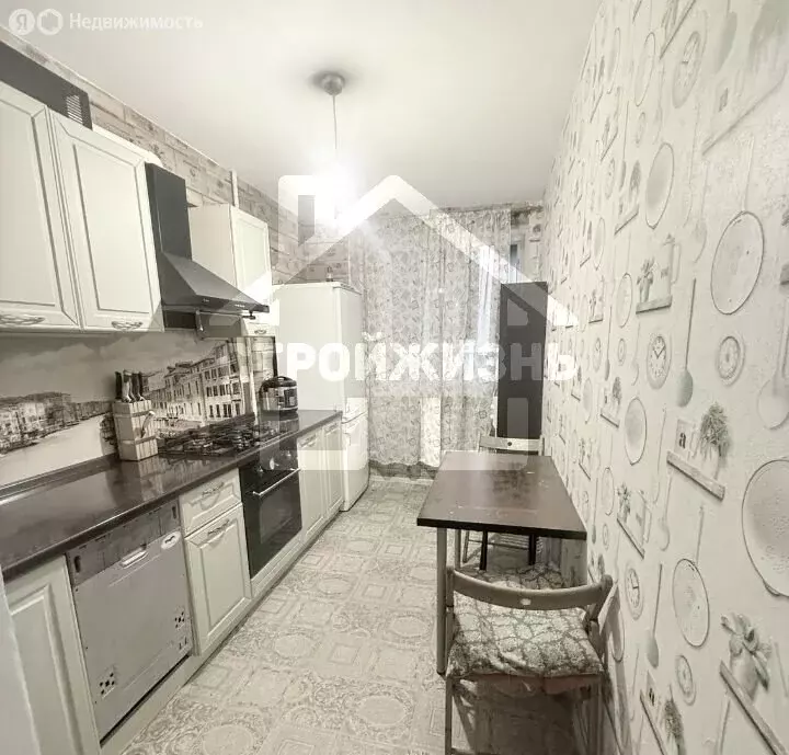 3-комнатная квартира: Екатеринбург, улица Амундсена, 61 (64.2 м) - Фото 1