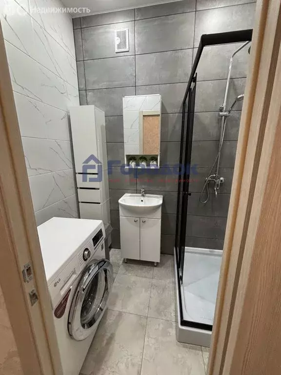 3-комнатная квартира: Каменск-Уральский, Алюминиевая улица, 11 (63 м) - Фото 1