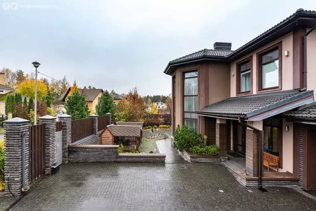 Дом в деревня Аксаково, Бородинская улица, 7 (472 м) - Фото 1