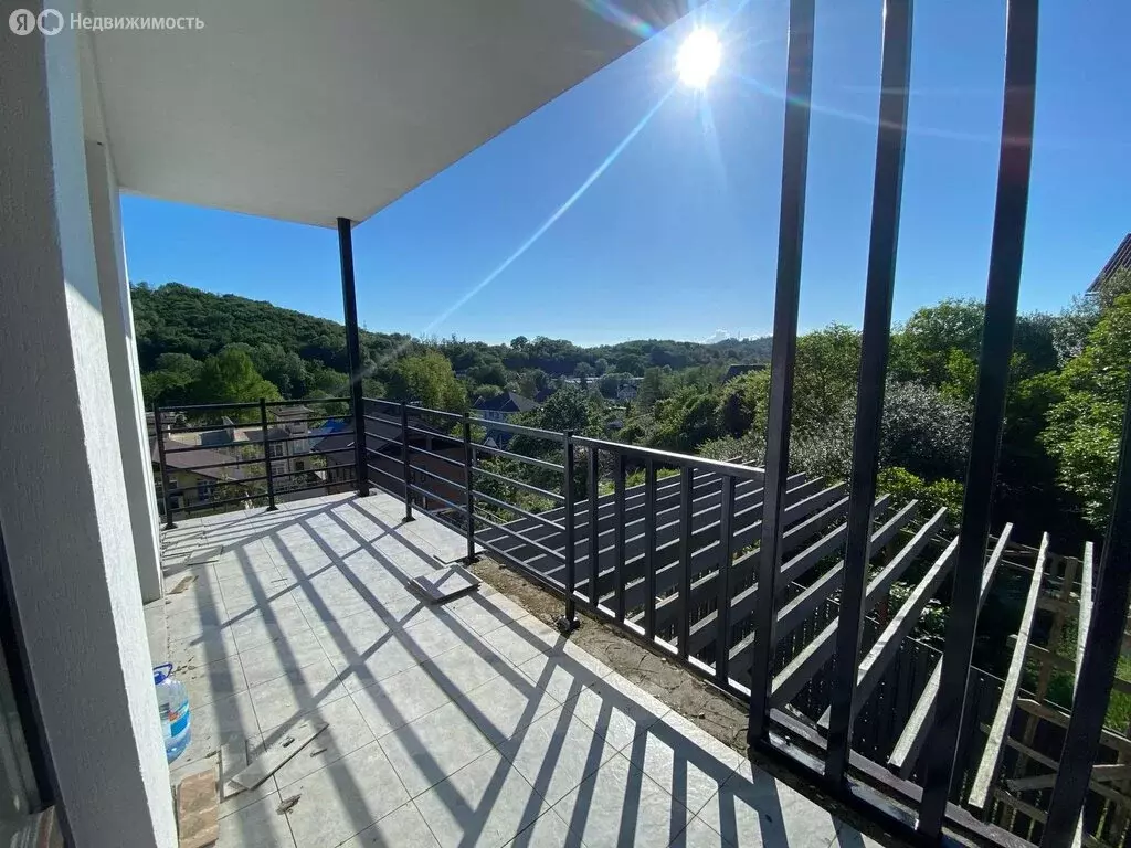 Дом в село Орёл-Изумруд, улица Лазурная Долина (285 м) - Фото 1