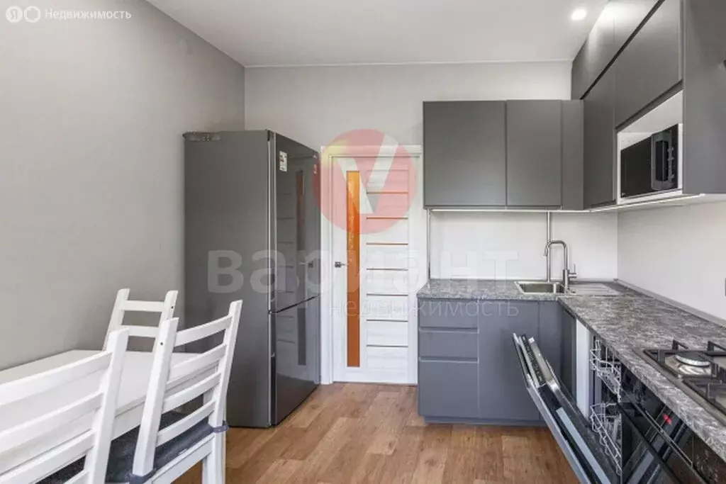 1-комнатная квартира: Омск, улица Красный Путь, 151 (37 м) - Фото 0