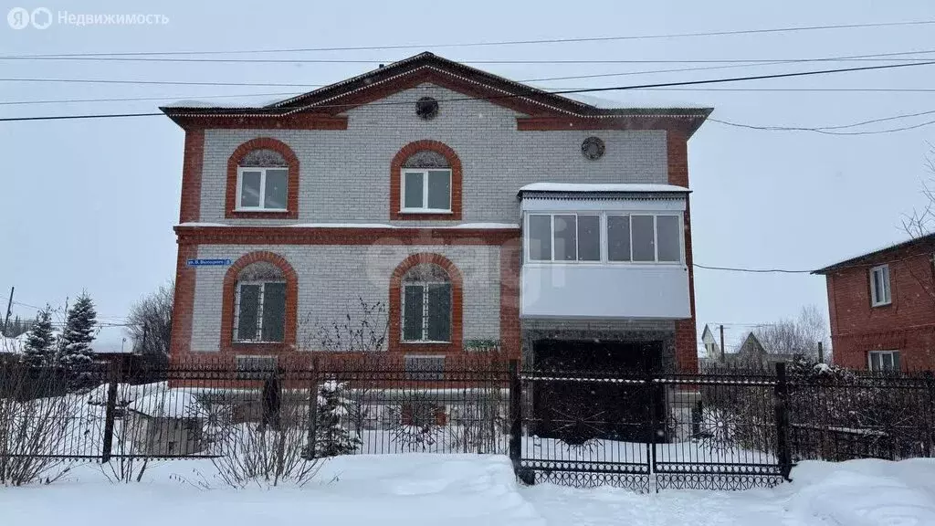 Дом в село Берёзово, улица Владимира Высоцкого (286 м) - Фото 1
