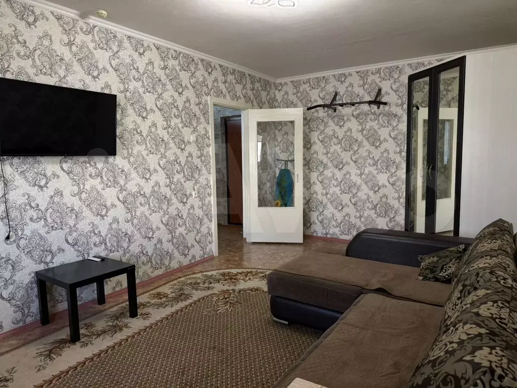 1-к. квартира, 42 м, 8/10 эт. - Фото 0