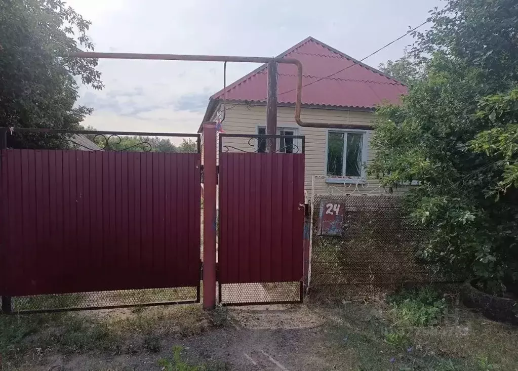 Дом в Ростовская область, Чертковский район, с. Алексеево-Лозовское ... - Фото 1