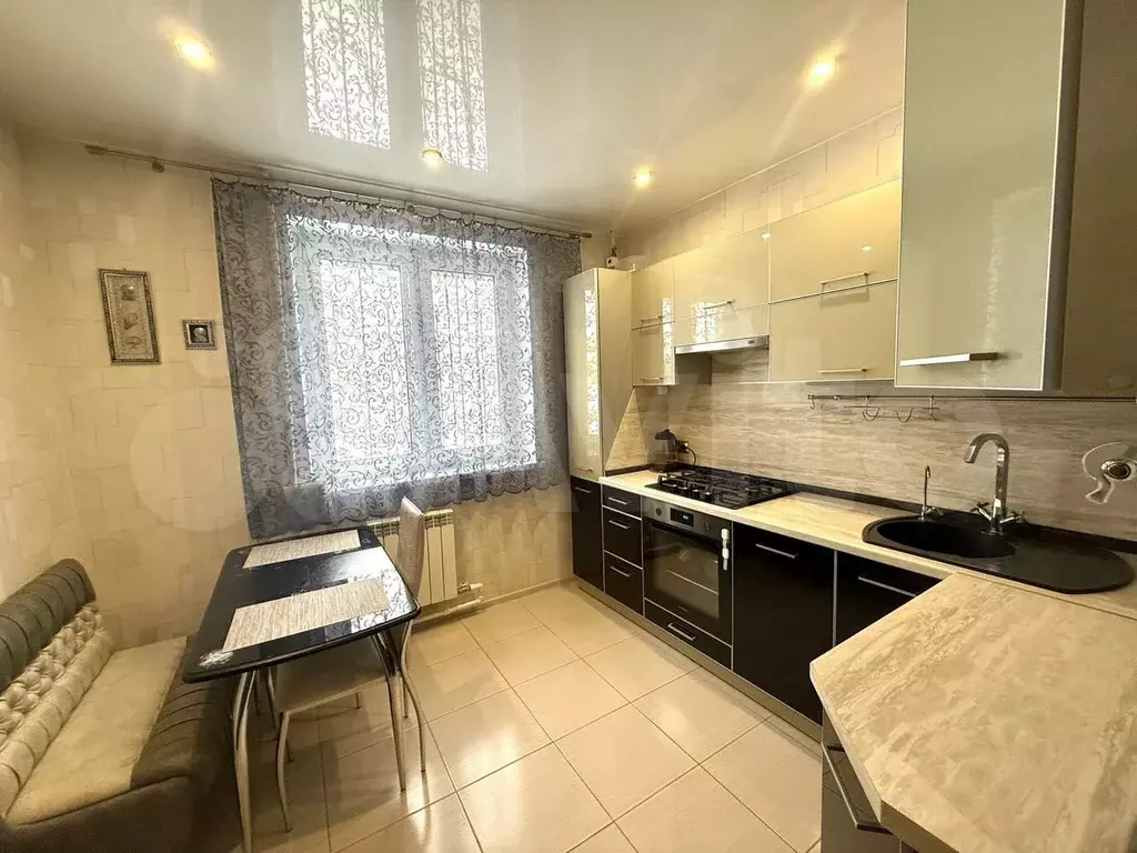 2-к. квартира, 48 м, 1/9 эт. - Фото 0