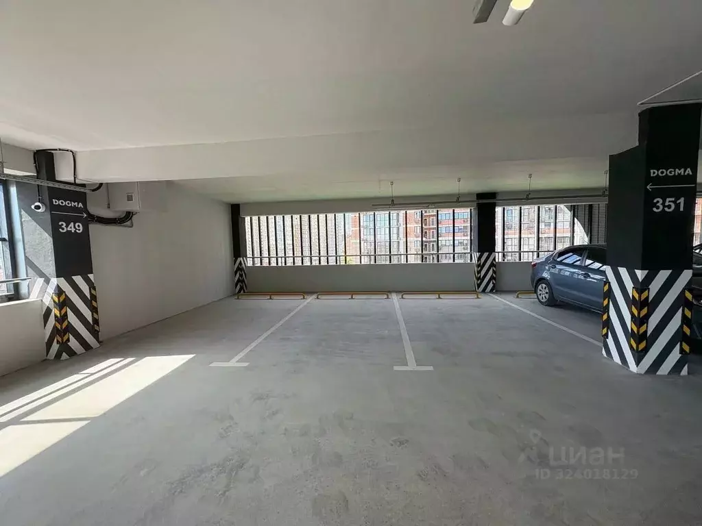 Гараж в Краснодарский край, Новороссийск Арена жилой комплекс (14 м) - Фото 1