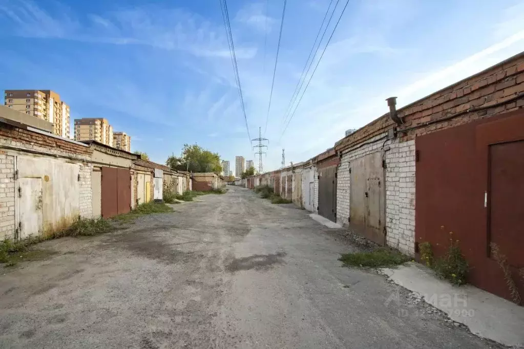 Гараж в Тюменская область, Тюмень ул. Гоголя, 35 (20 м) - Фото 1