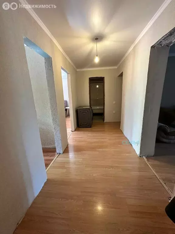 3-комнатная квартира: Владикавказ, улица Бзарова, 13 (72 м) - Фото 1