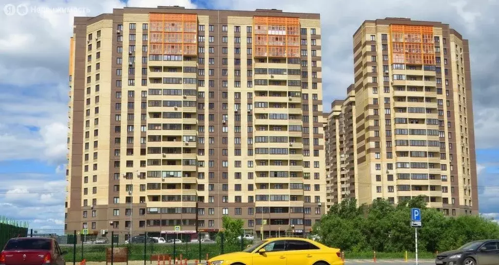 2-комнатная квартира: Тюмень, улица Тимофея Чаркова, 79 (74.9 м) - Фото 2