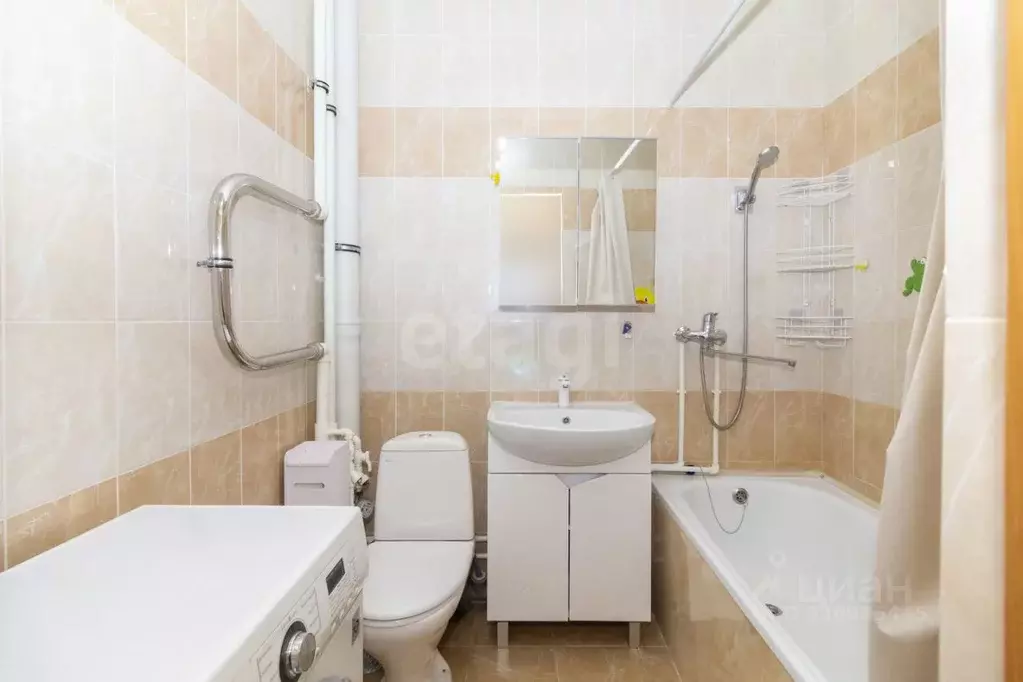 1-к кв. Тюменская область, Тюмень ул. Андрея Бушуева, 4к1 (42.4 м) - Фото 1