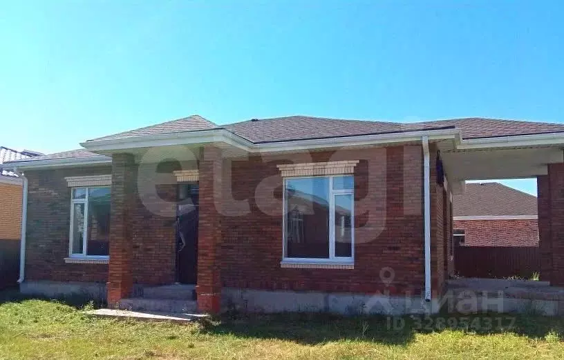 Дом в Ростовская область, Неклиновский район, Новобессергеневское ... - Фото 1