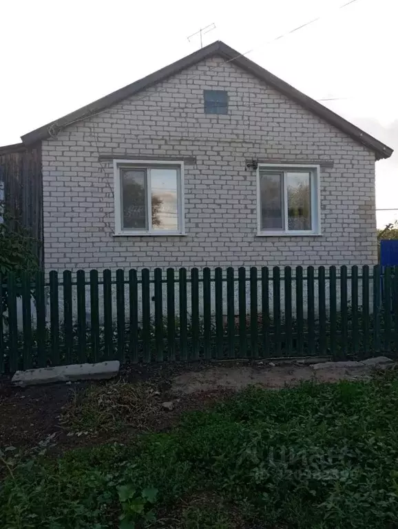 Дом в Саратовская область, с. Перелюб ул. Ленина, 74 (56 м) - Фото 0