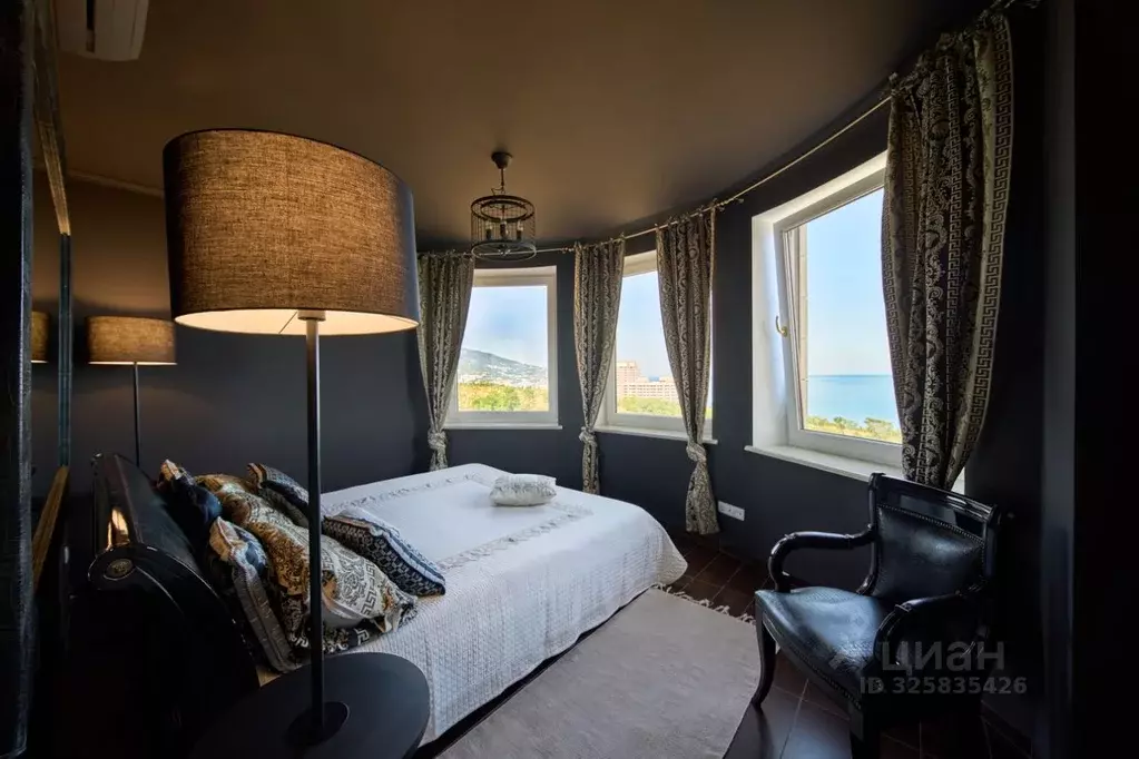 Дом в Крым, Ялта муниципальный округ, Ливадия пгт ул. Виноградная, 15А ... - Фото 1