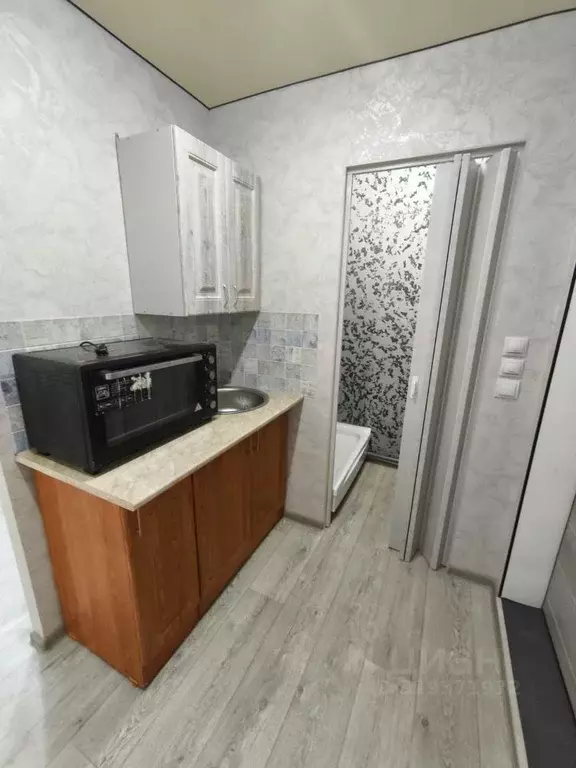 Студия Омская область, Омск Заозерный мкр, ул. Бородина, 44Б (12.6 м) - Фото 0