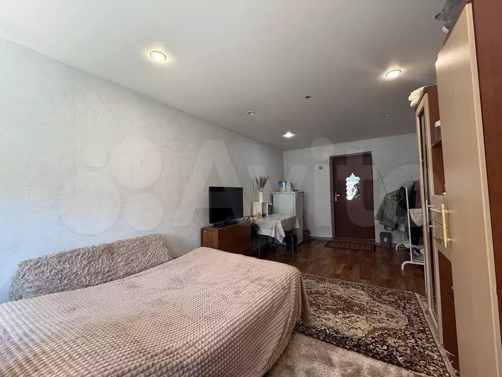 Комната 16 м в 5-к., 2/4 эт. - Фото 1