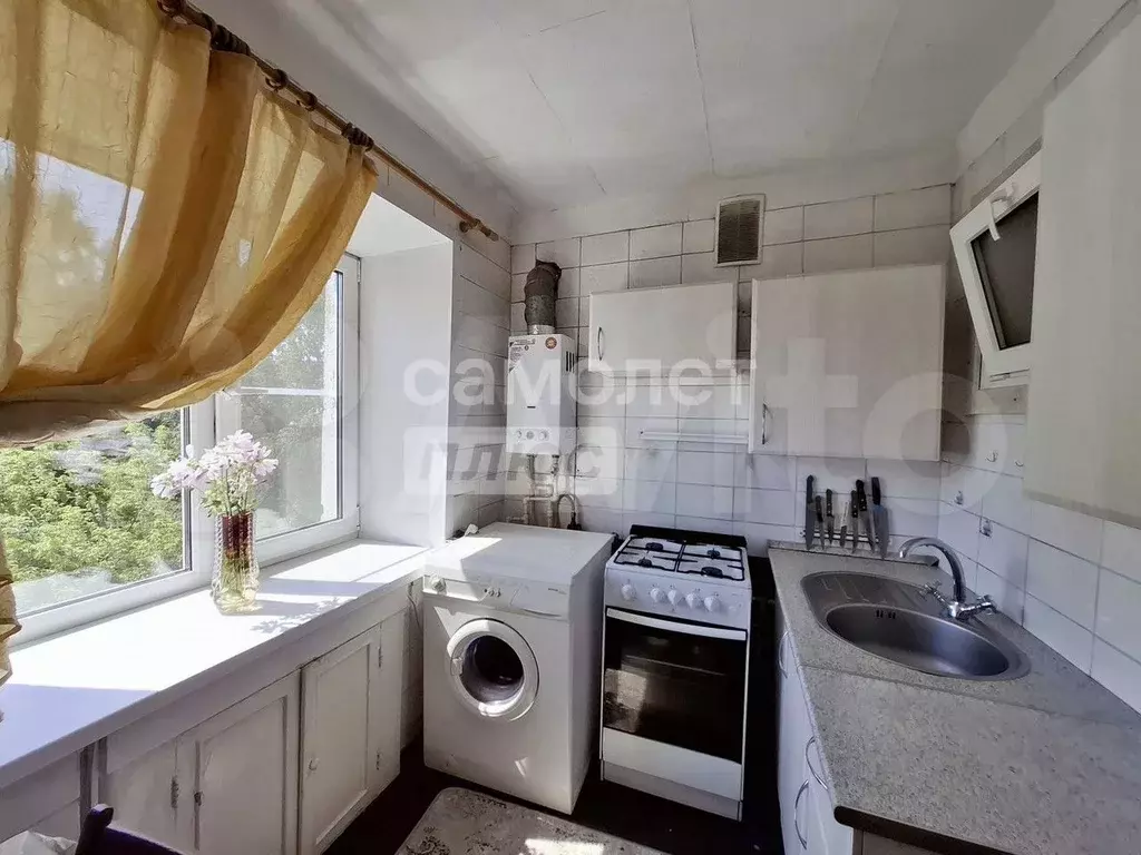3-к. квартира, 56 м, 5/5 эт. - Фото 1