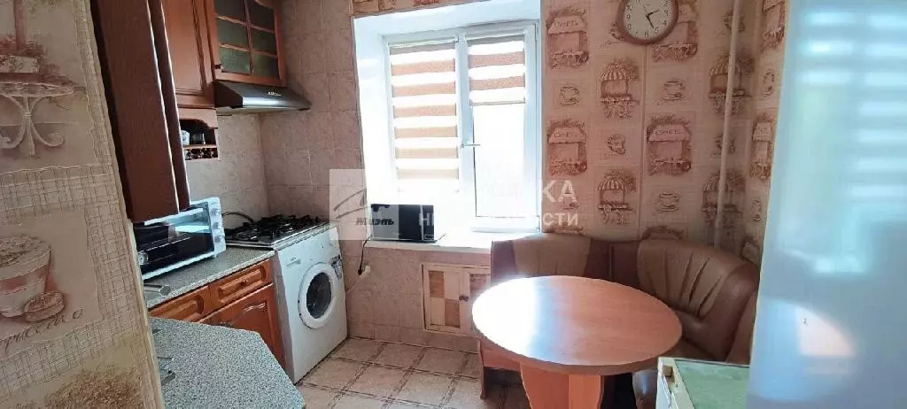 Продается 4-комнатная квартира - Фото 2