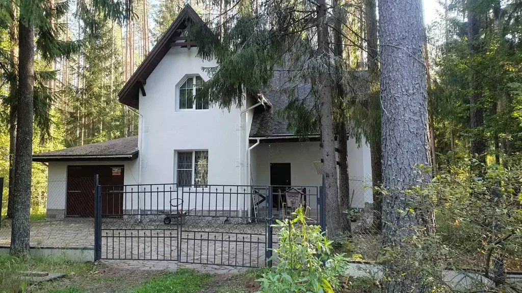 Дом в Ленинградская область, Гатчинский район, Вырица городской ... - Фото 0