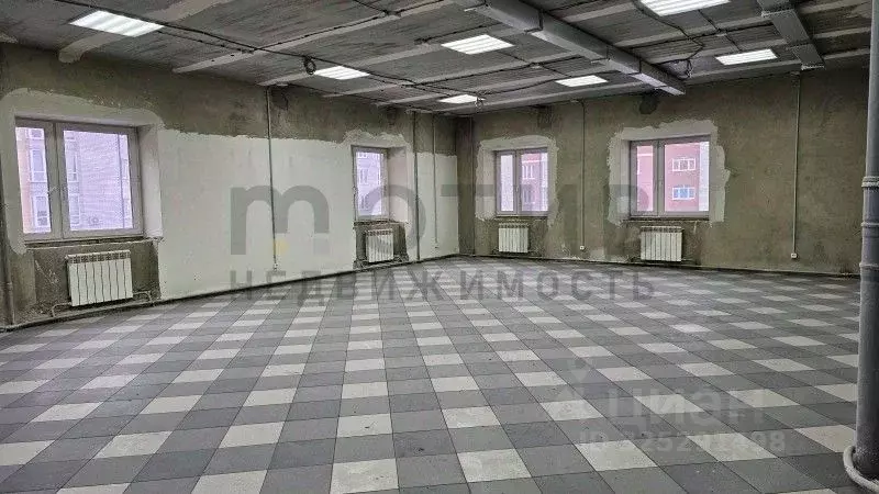 Помещение свободного назначения в Тюменская область, Тюмень ул. ... - Фото 1