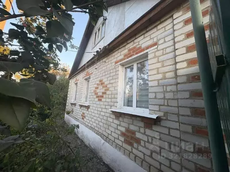 Дом в Белгородская область, Корочанский район, Бехтеевское с/пос, с. ... - Фото 1