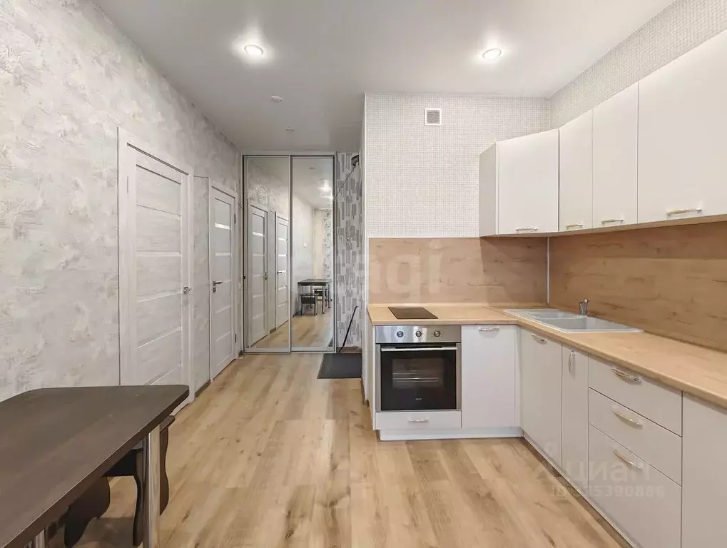 1-к кв. Тюменская область, Тюмень ул. Сергея Свиридова, 5 (34.0 м) - Фото 1