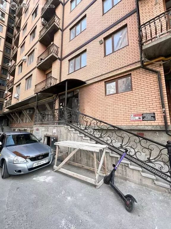 2-комнатная квартира: Махачкала, улица Даниялова, 120А (108 м) - Фото 1